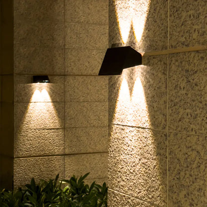 LED Luma Wall Garden Light