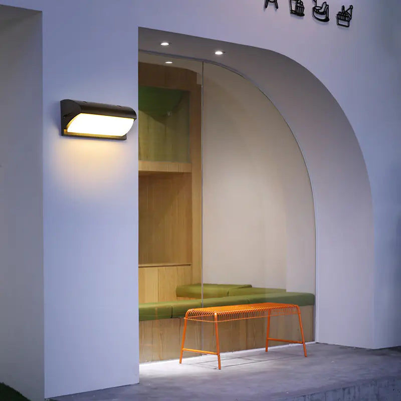LED Waterproof Wall Light for Outdoor Spaces