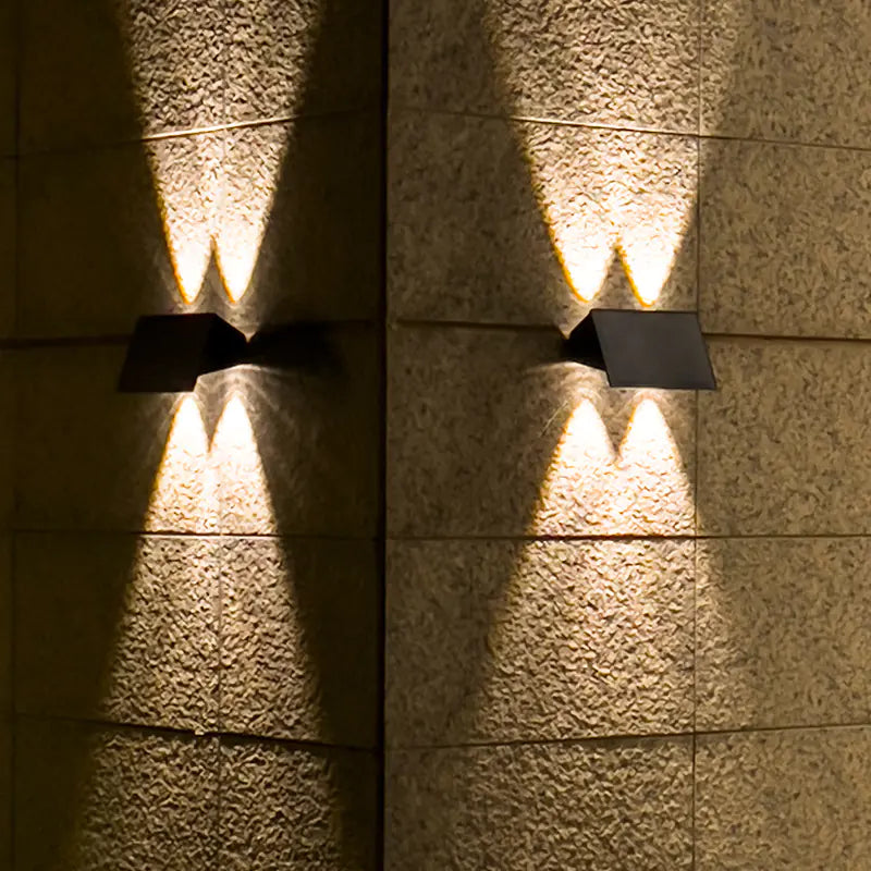 LED Luma Wall Garden Light